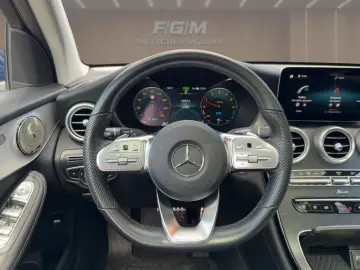 MERCEDES-BENZ GLC 300de 4MATIC AMG-Line Pano 360 Key…