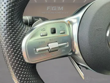 MERCEDES-BENZ GLC 300de 4MATIC AMG-Line Pano 360 Key…