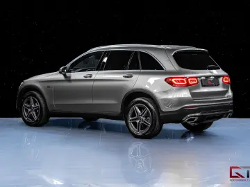 MERCEDES-BENZ GLC 300 de 4M AMG Pano Burm ACC Matrix Cockpit