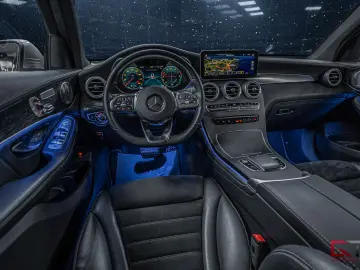 MERCEDES-BENZ GLC 300 de 4M AMG Pano Burm ACC Matrix Cockpit