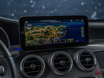 MERCEDES-BENZ GLC 300 de 4M AMG Pano Burm ACC Matrix Cockpit