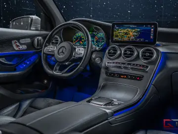 MERCEDES-BENZ GLC 300 de 4M AMG Pano Burm ACC Matrix Cockpit