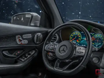 MERCEDES-BENZ GLC 300 de 4M AMG Pano Burm ACC Matrix Cockpit