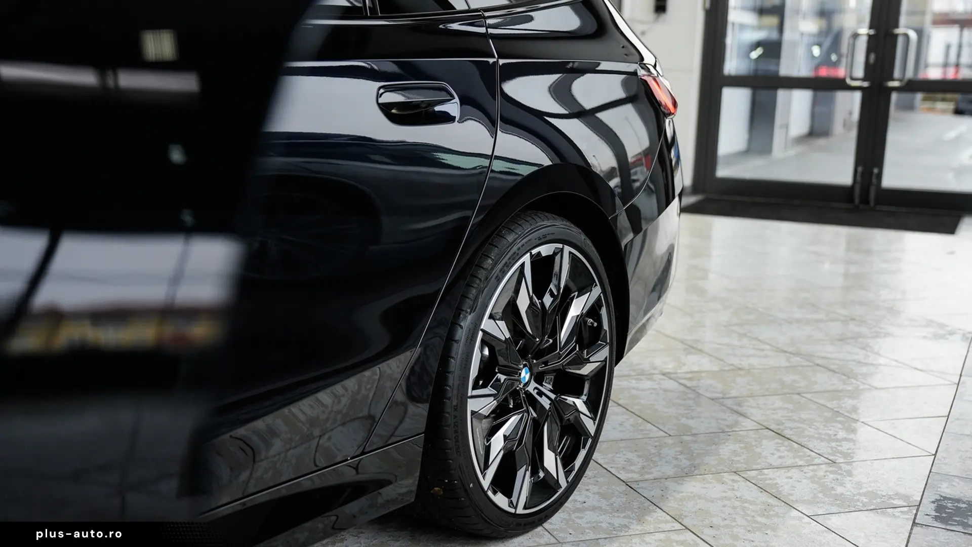 BMW 5 Series 2025 — imagine 9