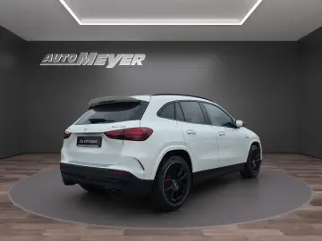 MERCEDES-BENZ GLA 35 AMG 4M NIGHT PANO AHK HUD MEMORY