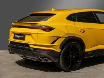 LAMBORGHINI URUS S  AKRAPOVIC VOLLCARBON 23  PANO B&O