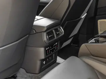 LAMBORGHINI URUS S  AKRAPOVIC VOLLCARBON 23  PANO B&O