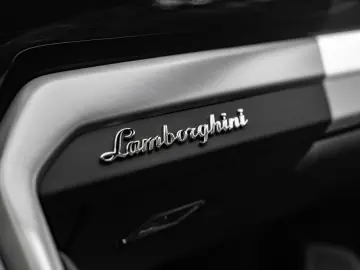 LAMBORGHINI URUS S  AKRAPOVIC VOLLCARBON 23  PANO B&O