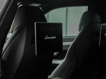 LAMBORGHINI URUS S  AKRAPOVIC VOLLCARBON 23  PANO B&O