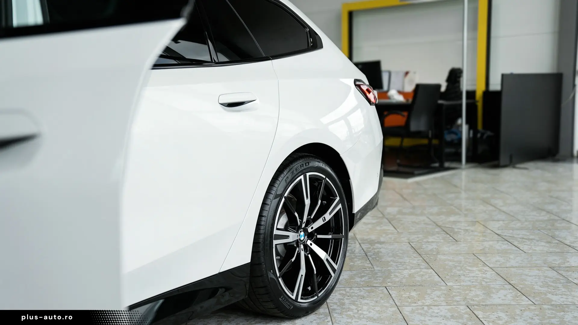 BMW 5 Series 2025 — imagine 10