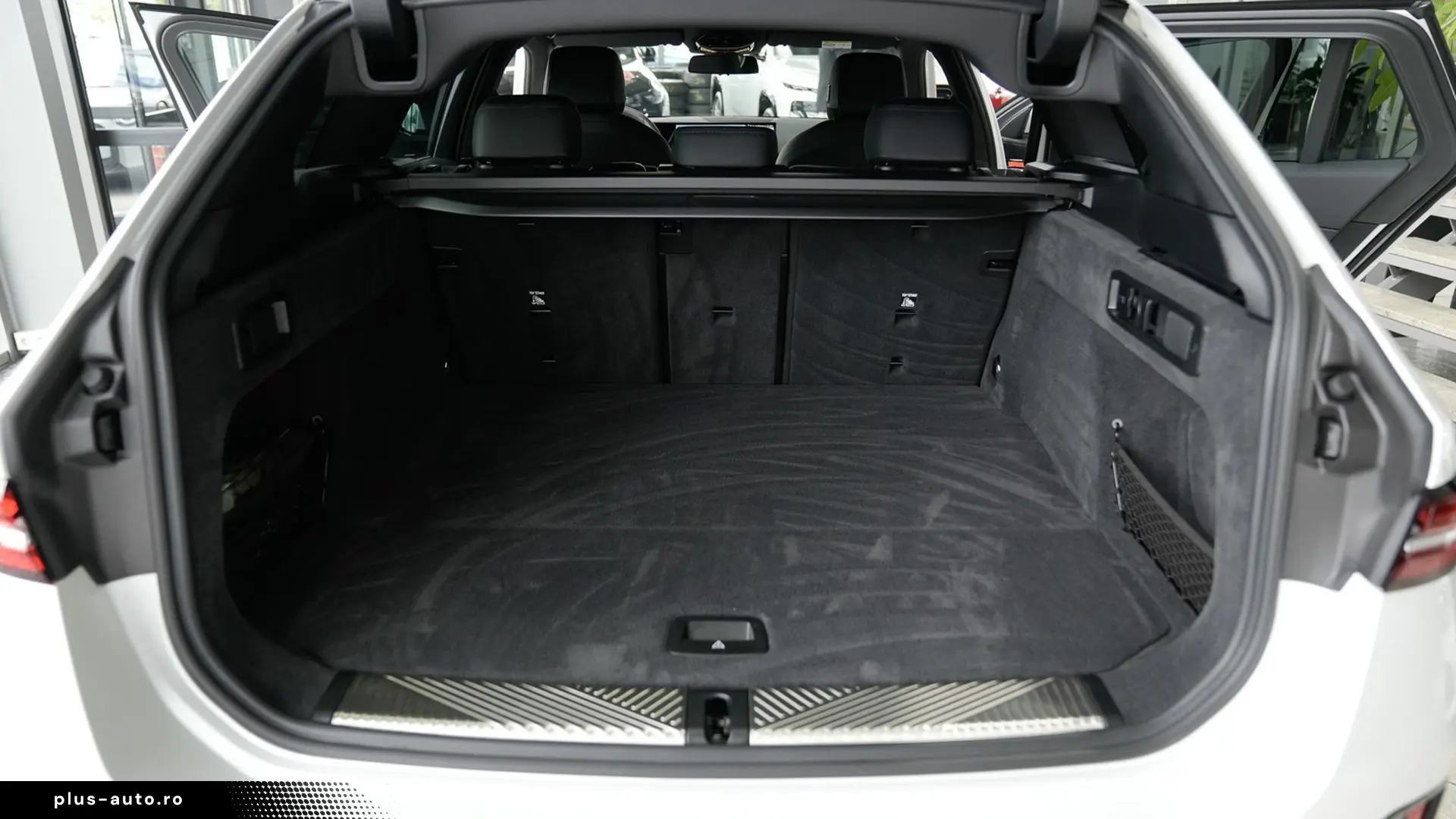 BMW 5 Series 2025 — imagine 26