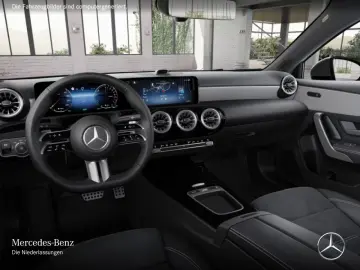 Mercedes-Benz A 250 e AMG NIGHT PANO 360