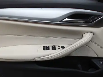BMW 520d Touring Aut. Navi AHK Leder SHZ