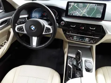 BMW 520d Touring Aut. Navi AHK Leder SHZ
