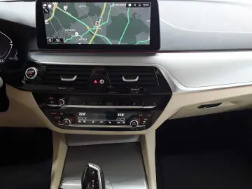 BMW 520d Touring Aut. Navi AHK Leder SHZ