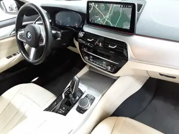 BMW 520d Touring Aut. Navi AHK Leder SHZ