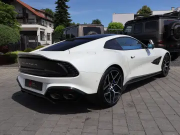ASTON MARTIN Vanquish V12 by  Q  full CARBON