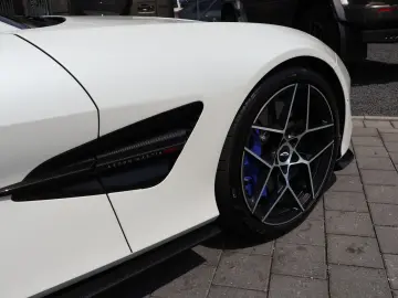 ASTON MARTIN Vanquish V12 by  Q  full CARBON