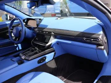 ASTON MARTIN Vanquish V12 by  Q  full CARBON