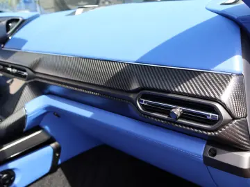 ASTON MARTIN Vanquish V12 by  Q  full CARBON