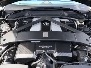 ASTON MARTIN Vanquish V12 by  Q  full CARBON