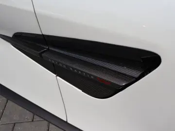 ASTON MARTIN Vanquish V12 by  Q  full CARBON