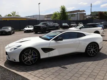 ASTON MARTIN Vanquish V12 by  Q  full CARBON