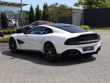ASTON MARTIN Vanquish V12 by  Q  full CARBON