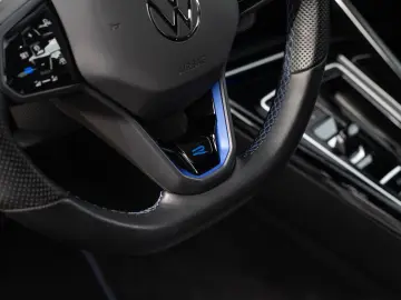 VW Golf R Performance 20 Years Carbon Harman Kardon