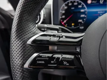 MERCEDES-BENZ CLE 450 4M AMG Sport Premium LED Pano SHD Kam