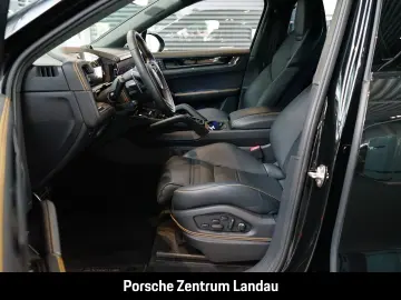 PORSCHE Cayenne Turbo E-Hybrid Coupe mit GT-Paket PDCC