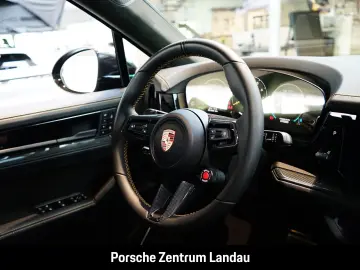 PORSCHE Cayenne Turbo E-Hybrid Coupe mit GT-Paket PDCC