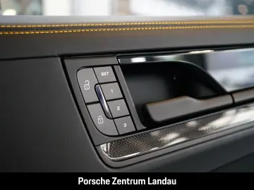 PORSCHE Cayenne Turbo E-Hybrid Coupe mit GT-Paket PDCC
