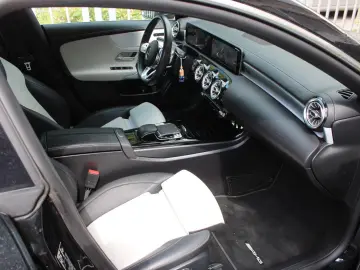 MERCEDES-BENZ CLA 200 AMG LED PDC KAMERA NAVI