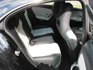 MERCEDES-BENZ CLA 200 AMG LED PDC KAMERA NAVI
