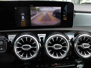 MERCEDES-BENZ CLA 200 AMG LED PDC KAMERA NAVI