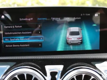 MERCEDES-BENZ CLA 200 AMG LED PDC KAMERA NAVI