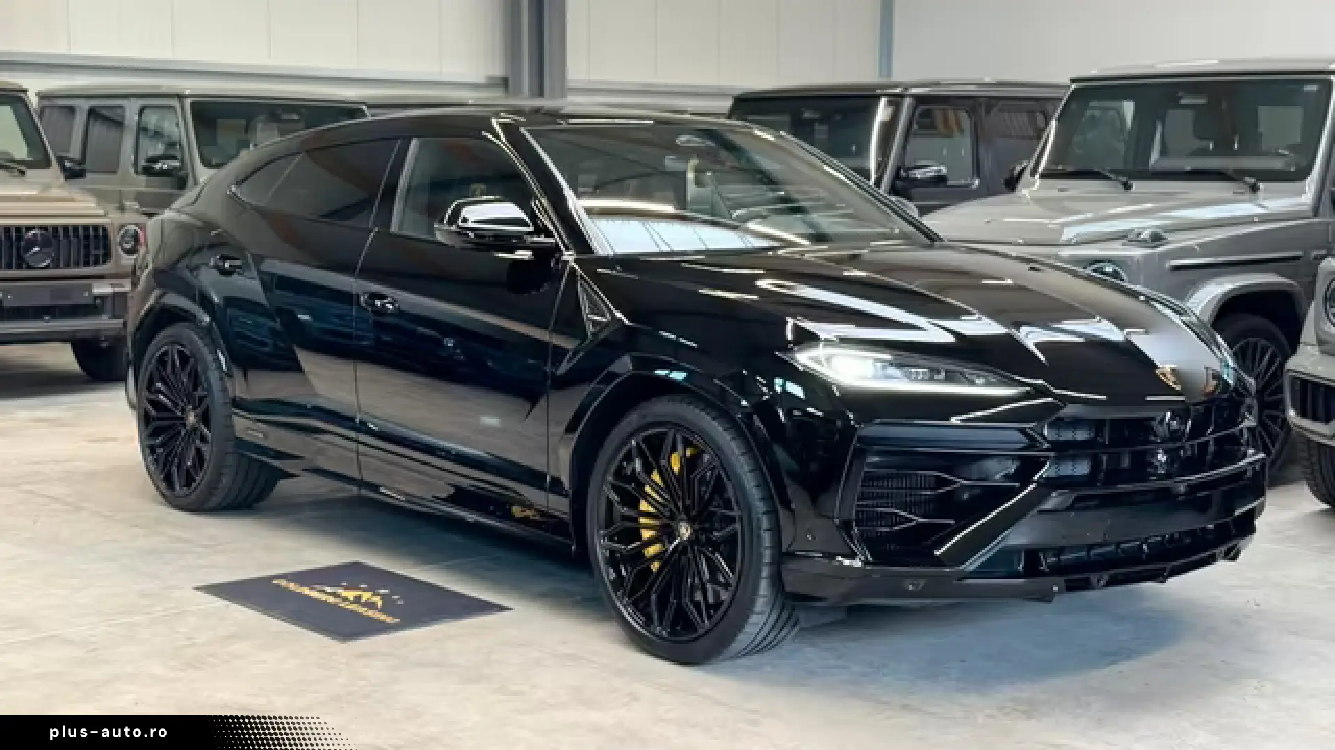 LAMBORGHINI URUS 2026