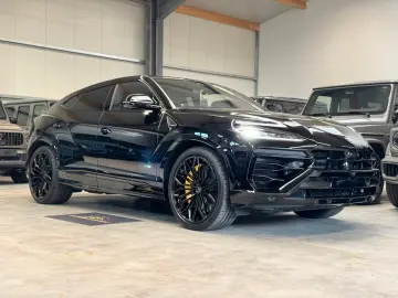 Lamborghini Urus URUS SE B&O 3D AKRAPOVIC