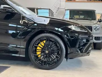Lamborghini Urus URUS SE B&O 3D AKRAPOVIC