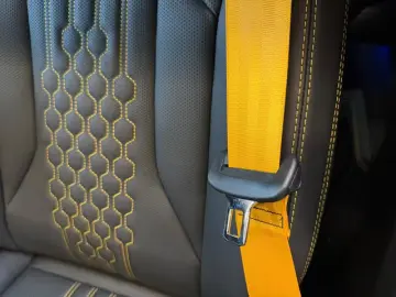 Lamborghini Urus URUS SE B&O 3D AKRAPOVIC