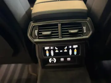 Lamborghini Urus URUS SE B&O 3D AKRAPOVIC
