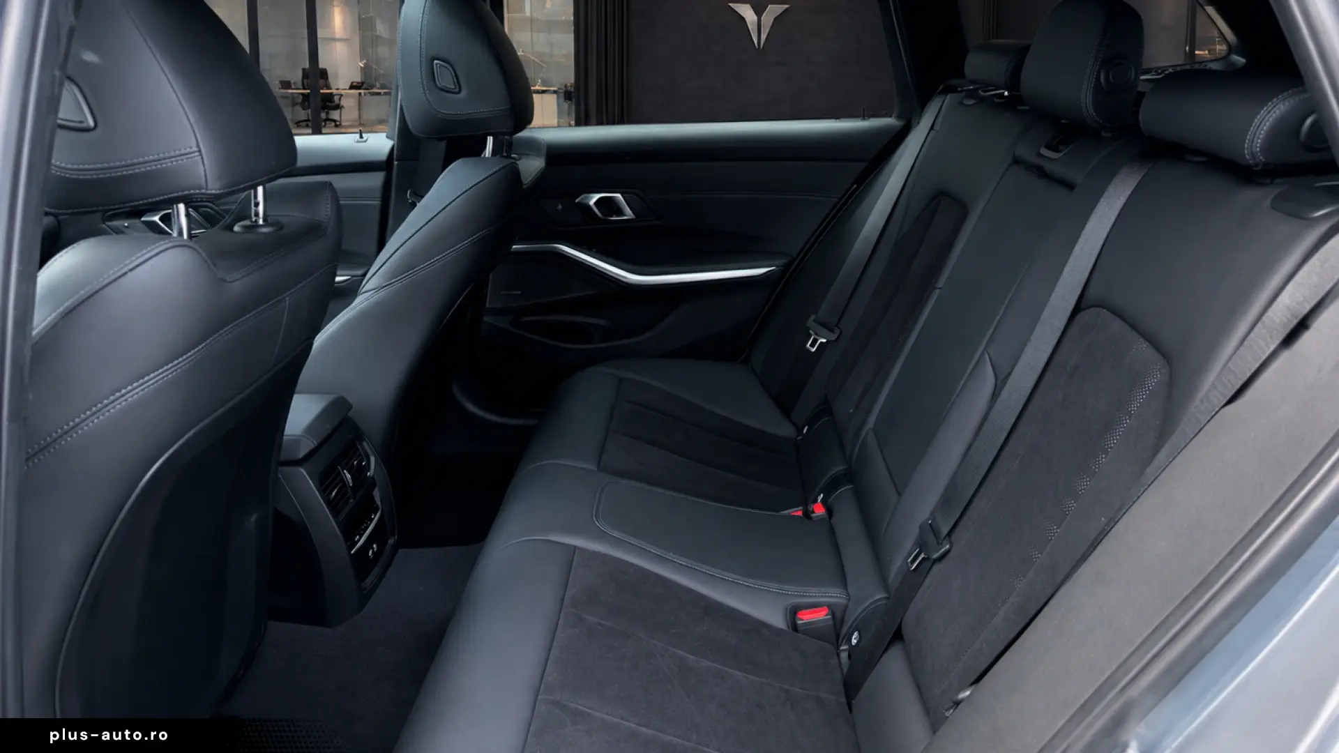 BMW 3 Series 2024 — imagine 11