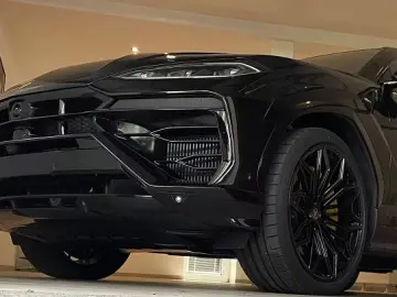 Lamborghini Urus SE MASSAGE B&O 23  PANO