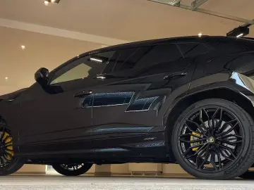 Lamborghini Urus SE MASSAGE B&O 23  PANO