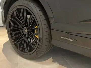 Lamborghini Urus SE MASSAGE B&O 23  PANO