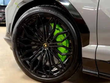 Lamborghini Urus URUS SE MASSAGE HEADUP B&O