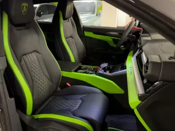 Lamborghini Urus URUS SE MASSAGE HEADUP B&O