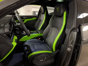 Lamborghini Urus URUS SE MASSAGE HEADUP B&O