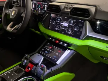 Lamborghini Urus URUS SE MASSAGE HEADUP B&O
